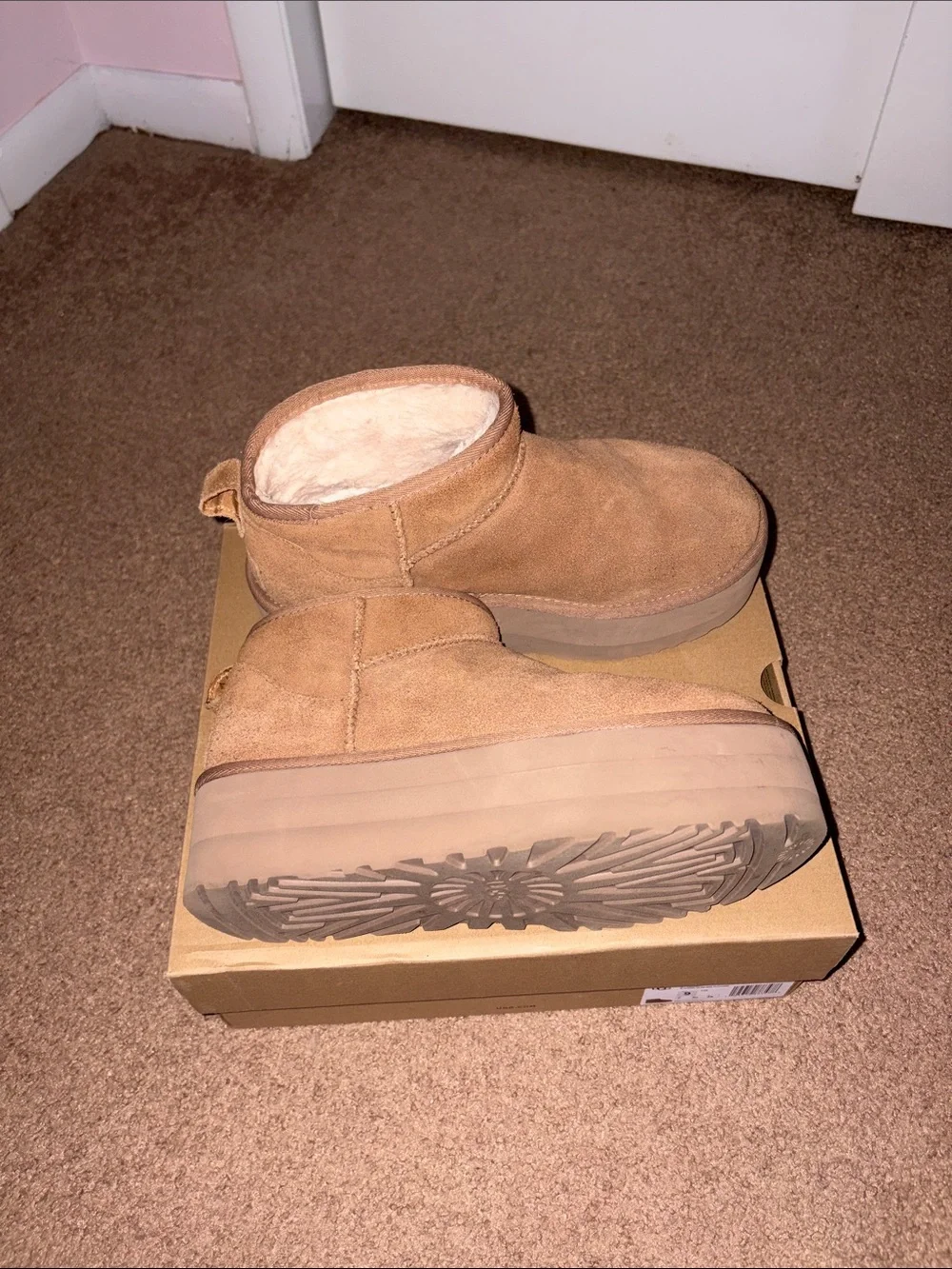 UGG Classic Platform Short Boot in Chestnut Tan